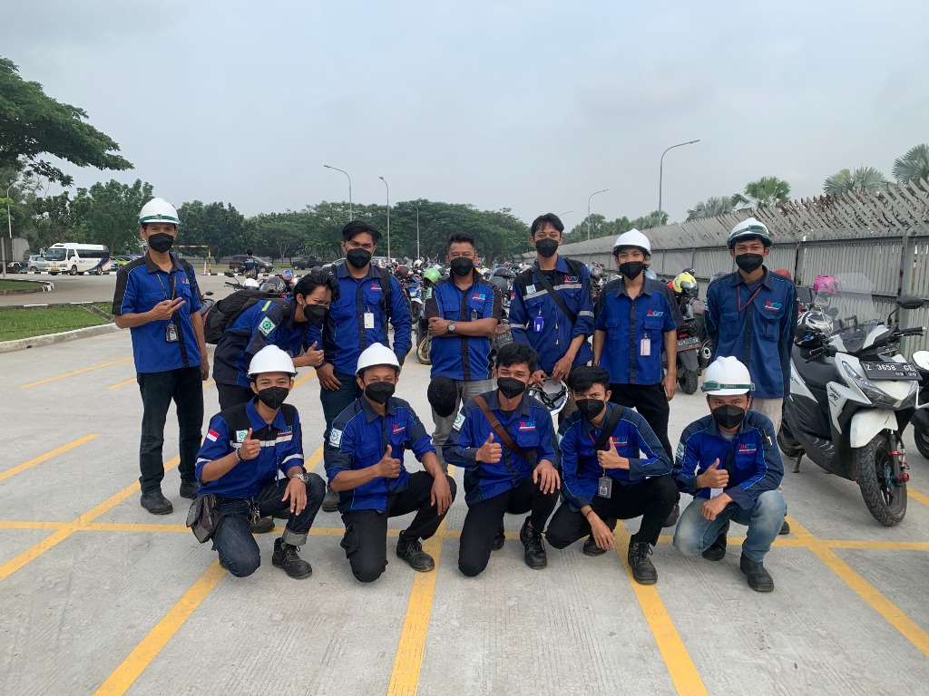 Tim teknisi berlisensi PT Dikari Tata Udara Indonesia siaga di lokasi proyek HVAC